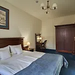 Zamek База отдыха 4*