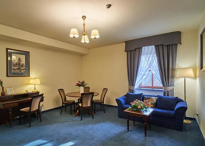 Zamek منتزه العطل كليتكوف